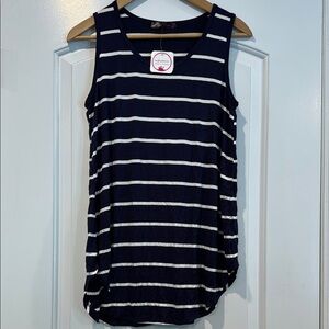 🔵 NWT Sheila Rose Stylish Navy and White Striped Tank Top Size Medium
